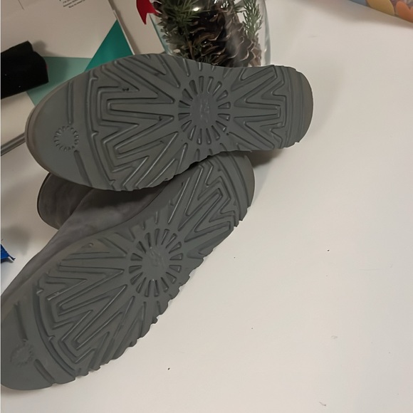 A must have Ugg - Picture 7 of 7